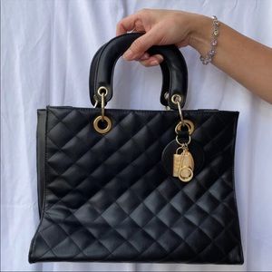 Square black purse